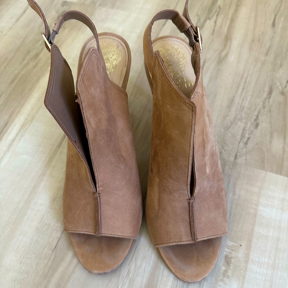 Beige Vince Camino heels